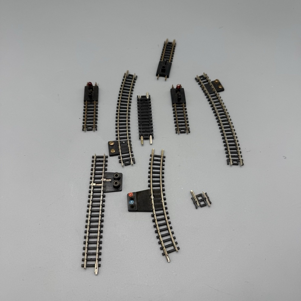 N Gauge Track Lot Power Terminal Lighted Bumper Vintage Atlas Bachmann Trix